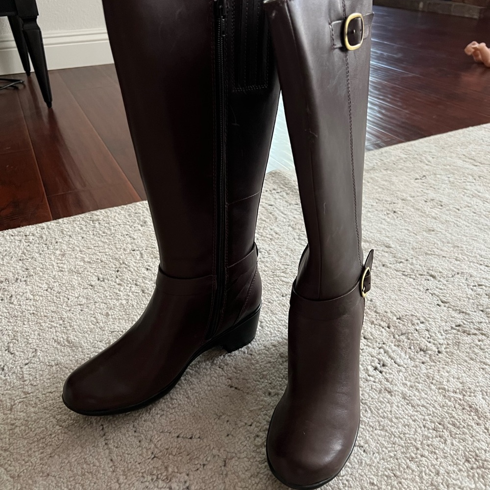 Clarks knee high brown boots, size 6.